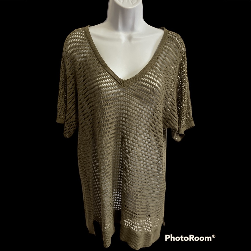Chicos Mesh V Neck Grommet Detail